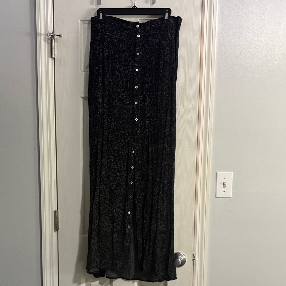 Knot Sisters Black Button-Front Maxi Skirt